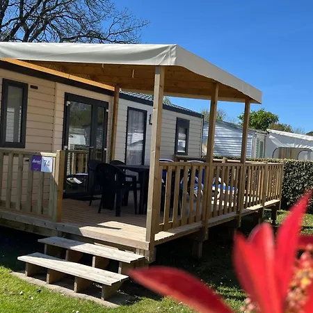 Parque de Campismo Mobil 4 Personnes Avec Terrasse à Dolus-d'oléron - Api-1-52-1442 *