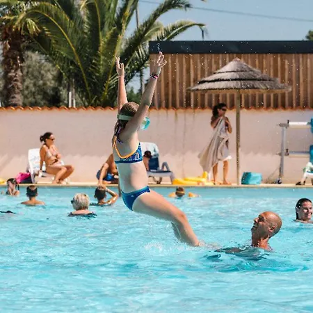Mobil 4 Personnes Avec Terrasse à Dolus-d'oléron - Api-1-52-1442 *