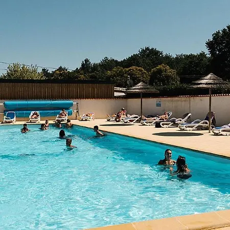 Parque de Campismo Mobil 4 Personnes Avec Terrasse à Dolus-d'oléron - Api-1-52-1442 *