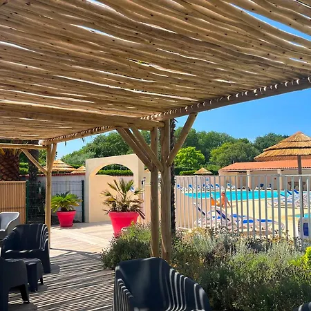 Campsite Mobil 4 Personnes Avec Terrasse A - Api-1-52-1442 *