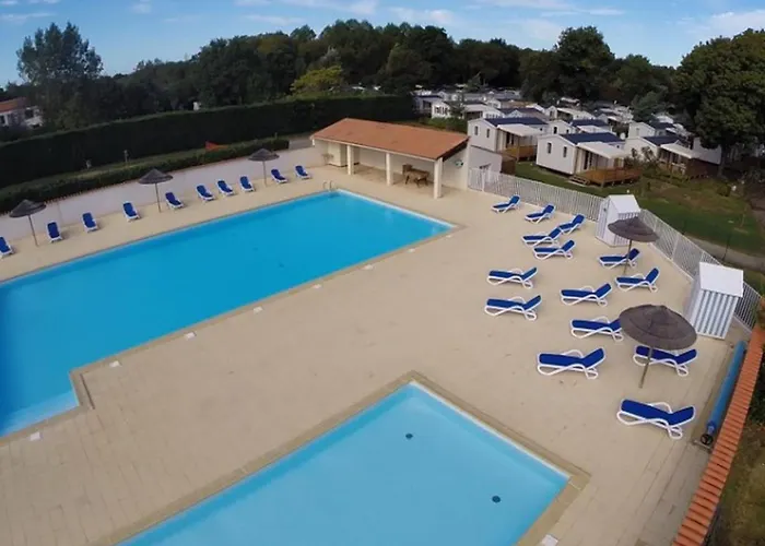 Parque de Campismo Mobil 4 Personnes Avec Terrasse à Dolus-d'oléron - Api-1-52-1442