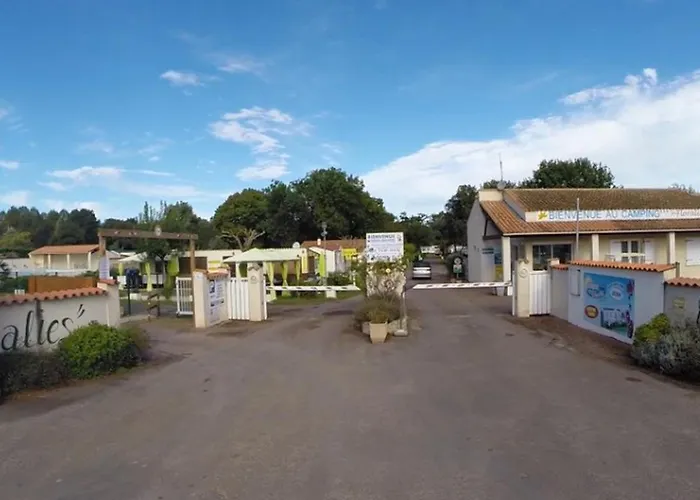Mobil 4 Personnes Avec Terrasse à Dolus-d'oléron - Api-1-52-1442 Parque de Campismo Dolus d'Oléron