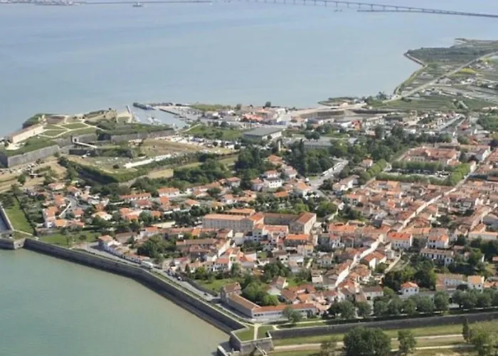 Parque de Campismo Mobil 4 Personnes Avec Terrasse à Dolus-d'oléron - Api-1-52-1442 *