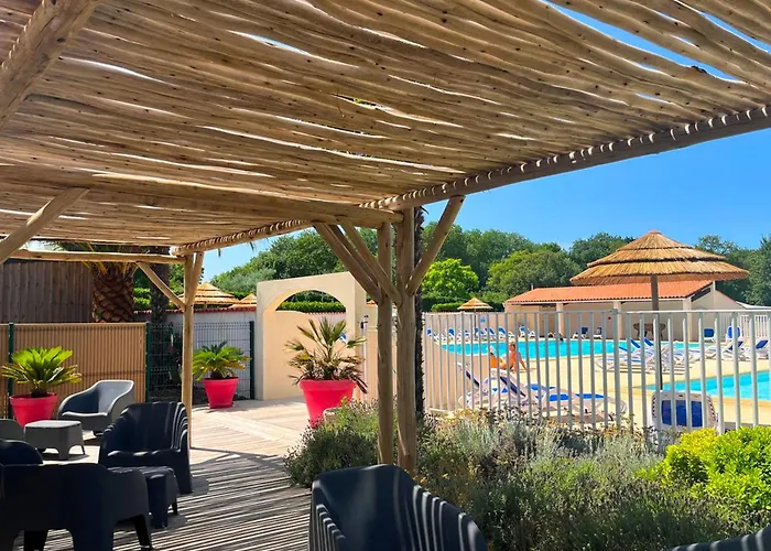 Campsite Mobil 4 Personnes Avec Terrasse A - Api-1-52-1442 *